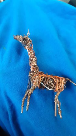 Hand made wire jiraf
