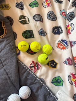 Lot of 4 High-Visibility Yellow Golf Balls (Callaway & OnCore)