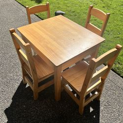 Melissa & Doug Wooden Table And Chairs