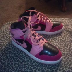 Nike Air Jordan 1 Mid 554725-662 Coral Pink Pinksicle Black Size 6.5