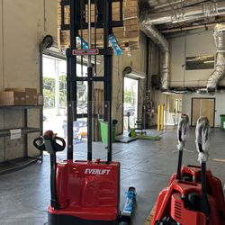 3300lbs Fully Electric Brand New Pallet Stacking Machine Electric Forklift/ Pallet Jack 