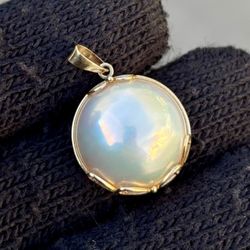 18k Mabe Pearl Pendant 