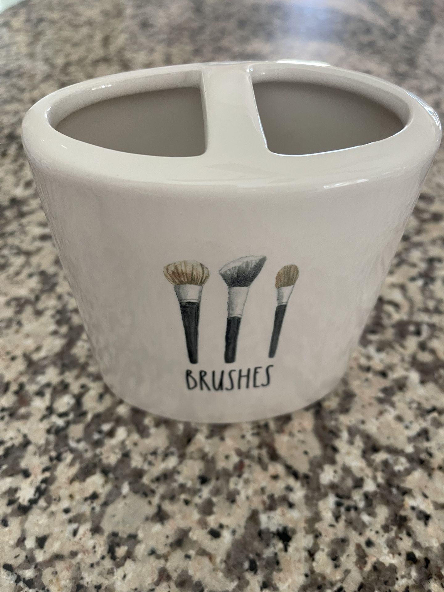 Brushes Holder 