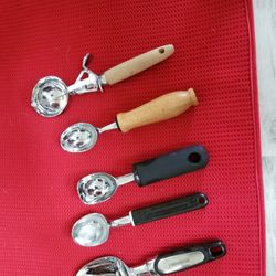 5 ICE CREAM SCOOPS 