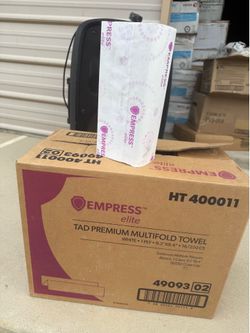 Empress 3 fold paper towels