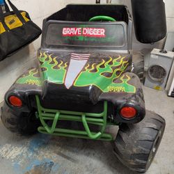 24volt Grave digger Monster Truck 