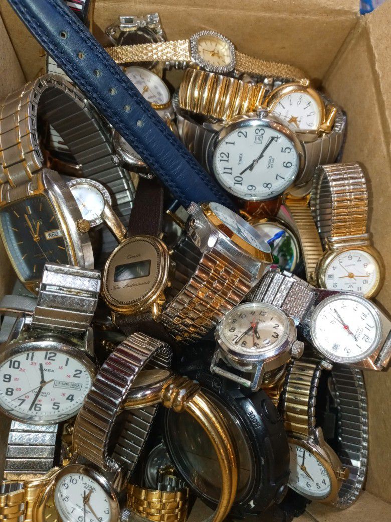Nice 3.007 Pound Lot of Untested Watches for Parts, Repair, Resale or Wear 