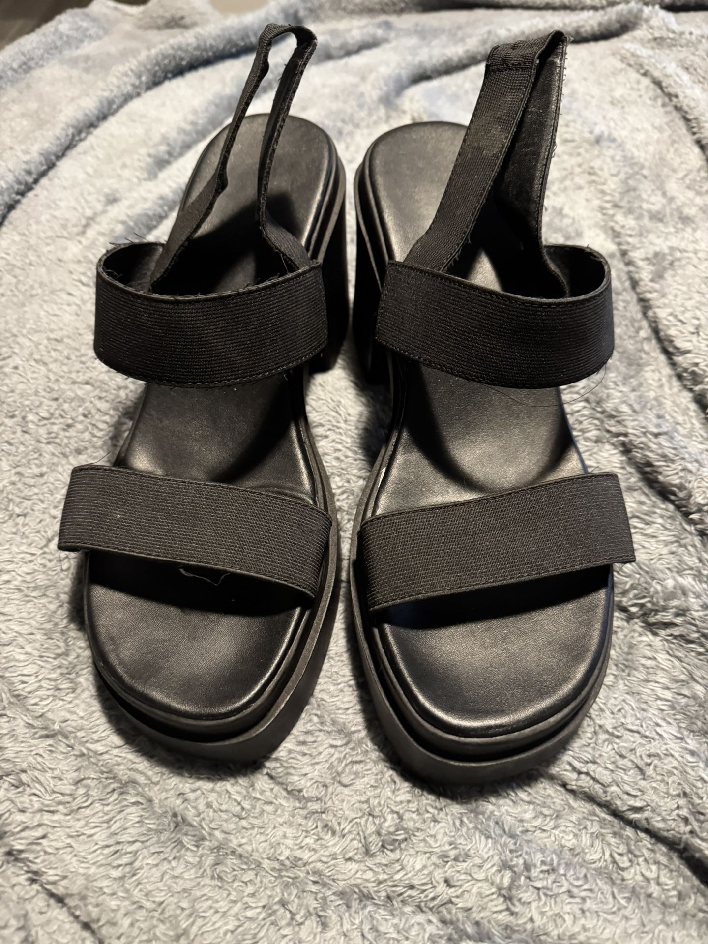 PLATFORM SANDALS