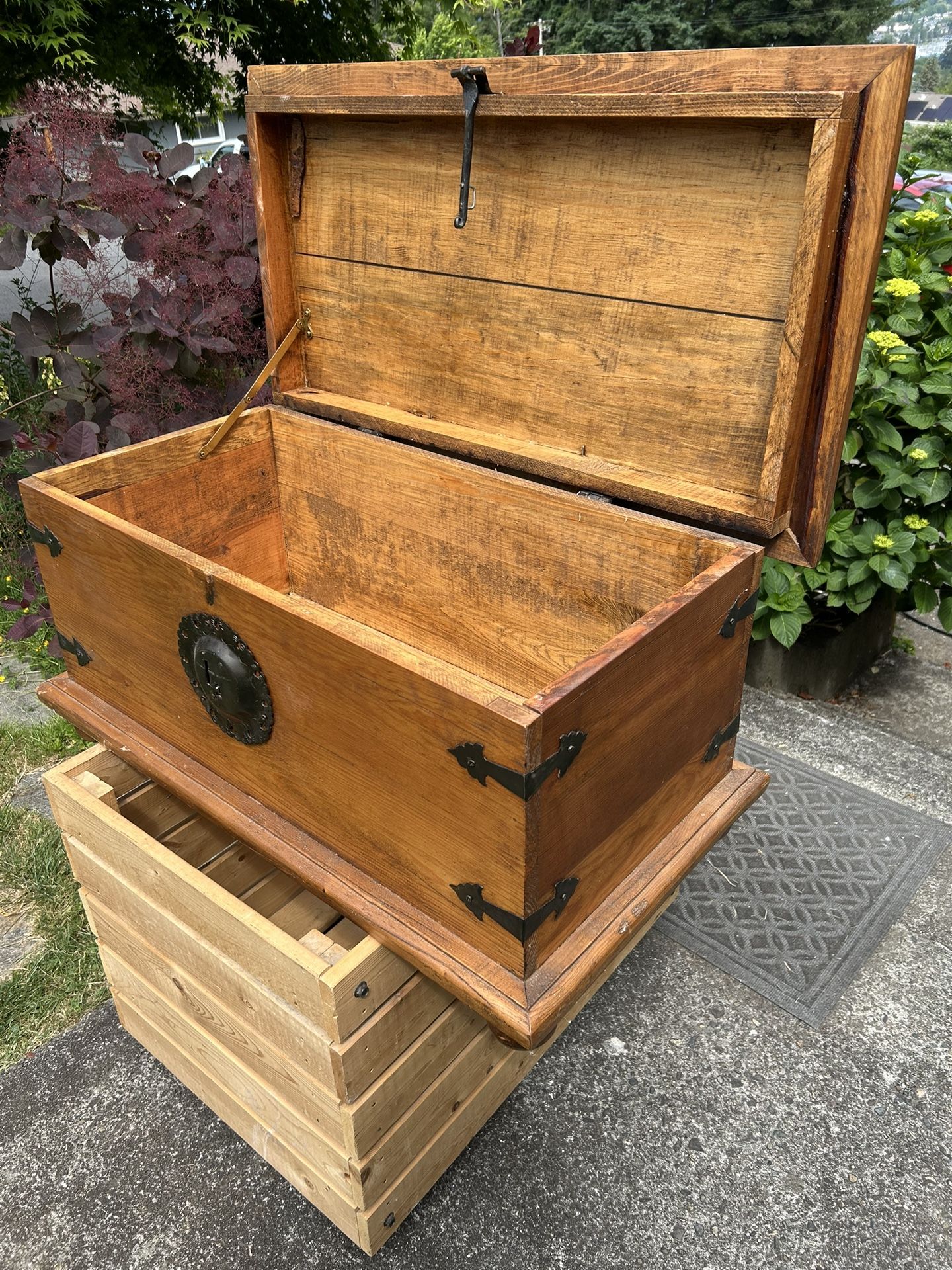 Cool Ol Chest
