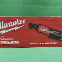 Milwaukee M12 Ratchet 