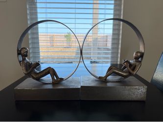 Bookshelf Stopper
