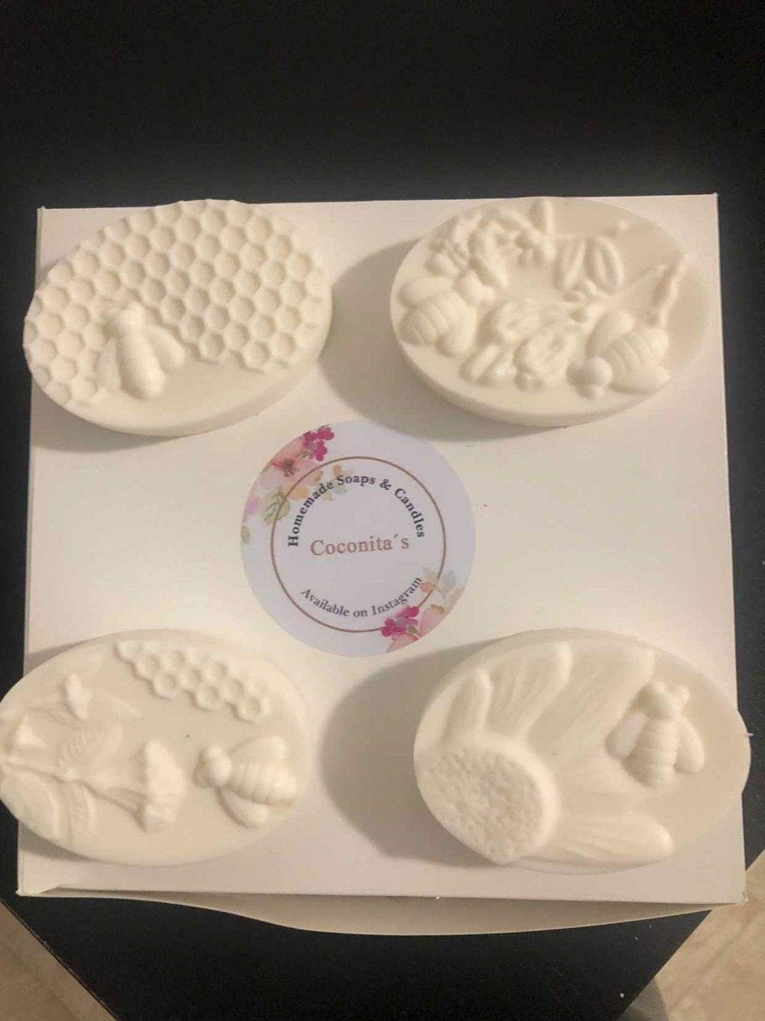 Coconitaโs Soaps & Candles