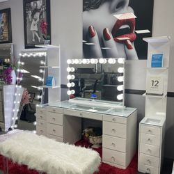 White Makeup Vanity Desk