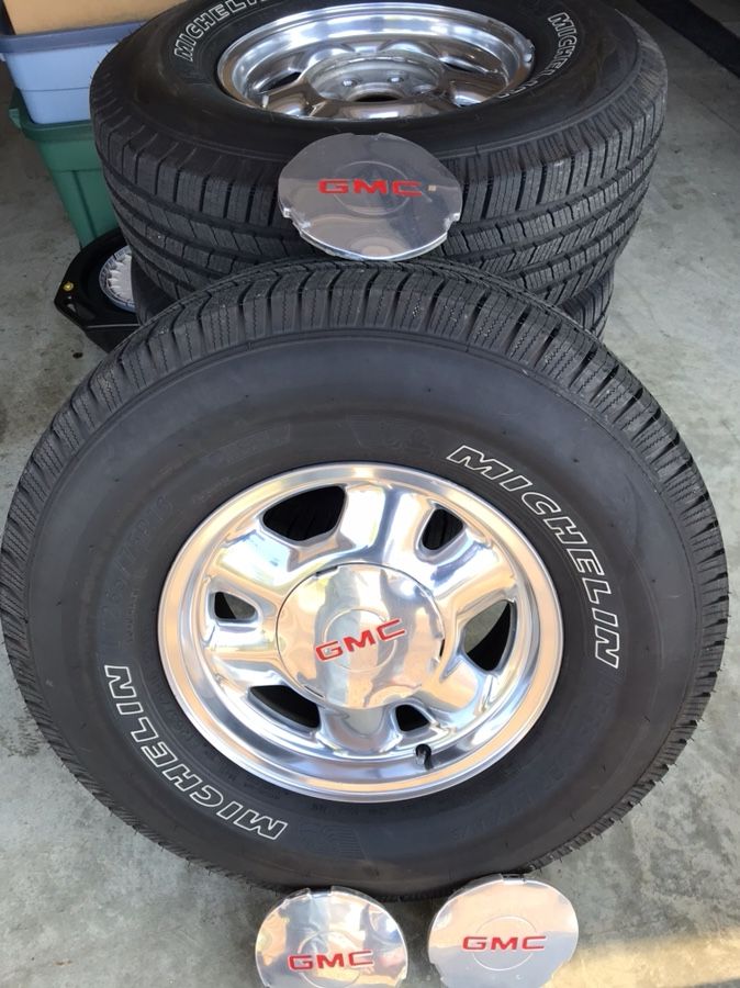 Wheels and tires from 2001 GMC SIERRA 1500