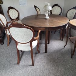 Antique Dining Room Table With 5 Leafs, 6 Chairs