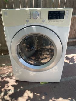 Electric dryer everything works perfectly Kenmore brand
