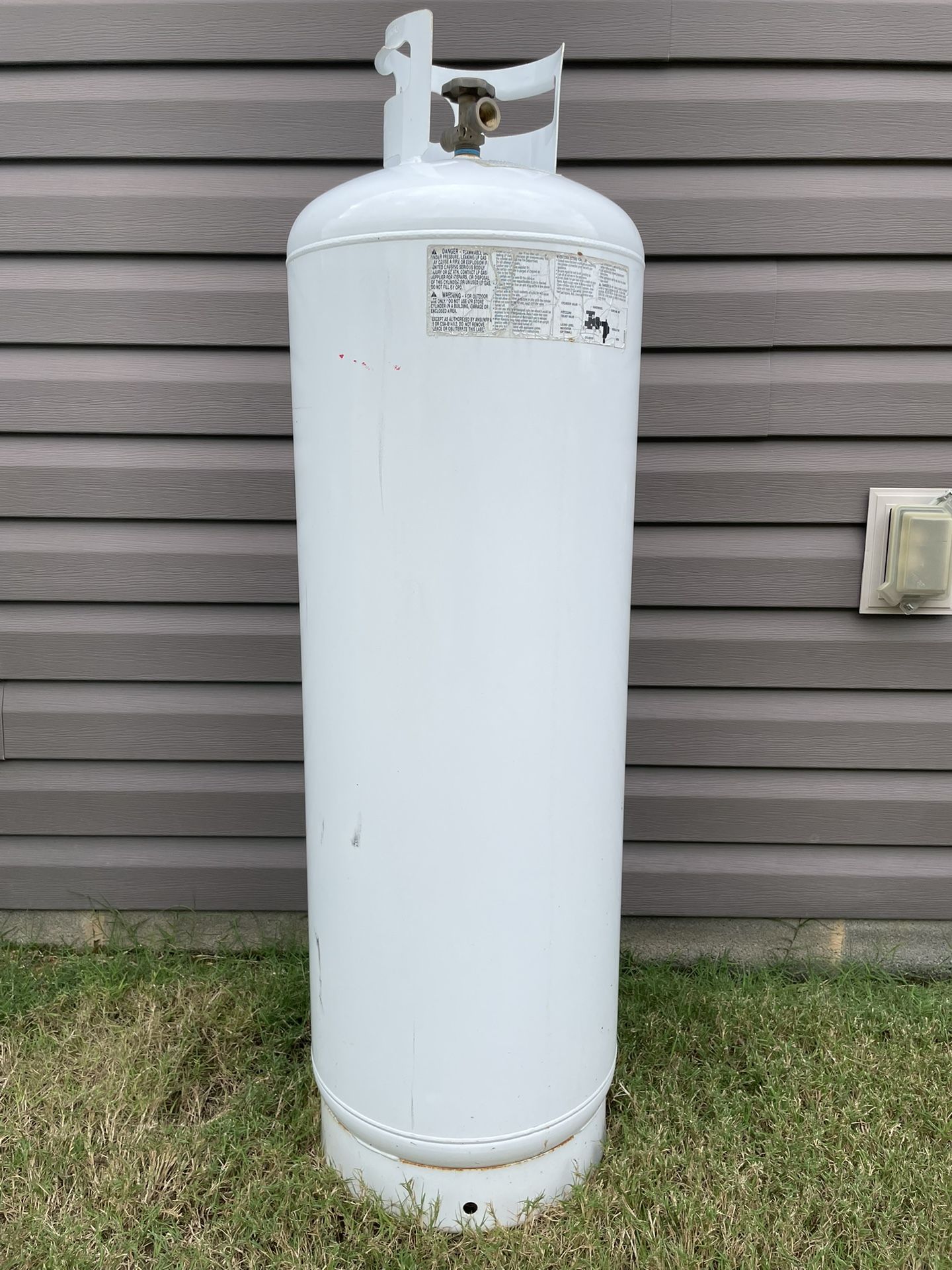 100 Lb Propane Tank