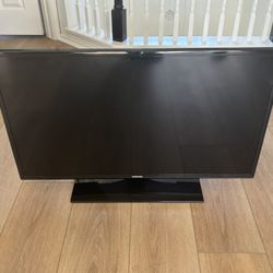 40 Inch Samsung TV