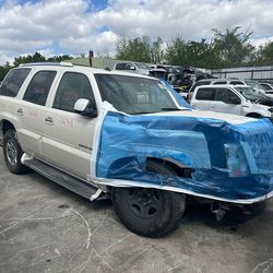 2003 CADILLAC ESCALADE IN FOR PARTS!