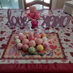 Bath Bombs For Valentines Day 21 Total. 