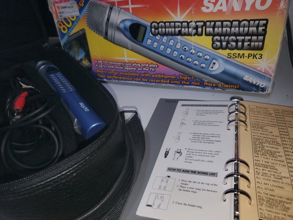 Compact Karaoke Set With Music List