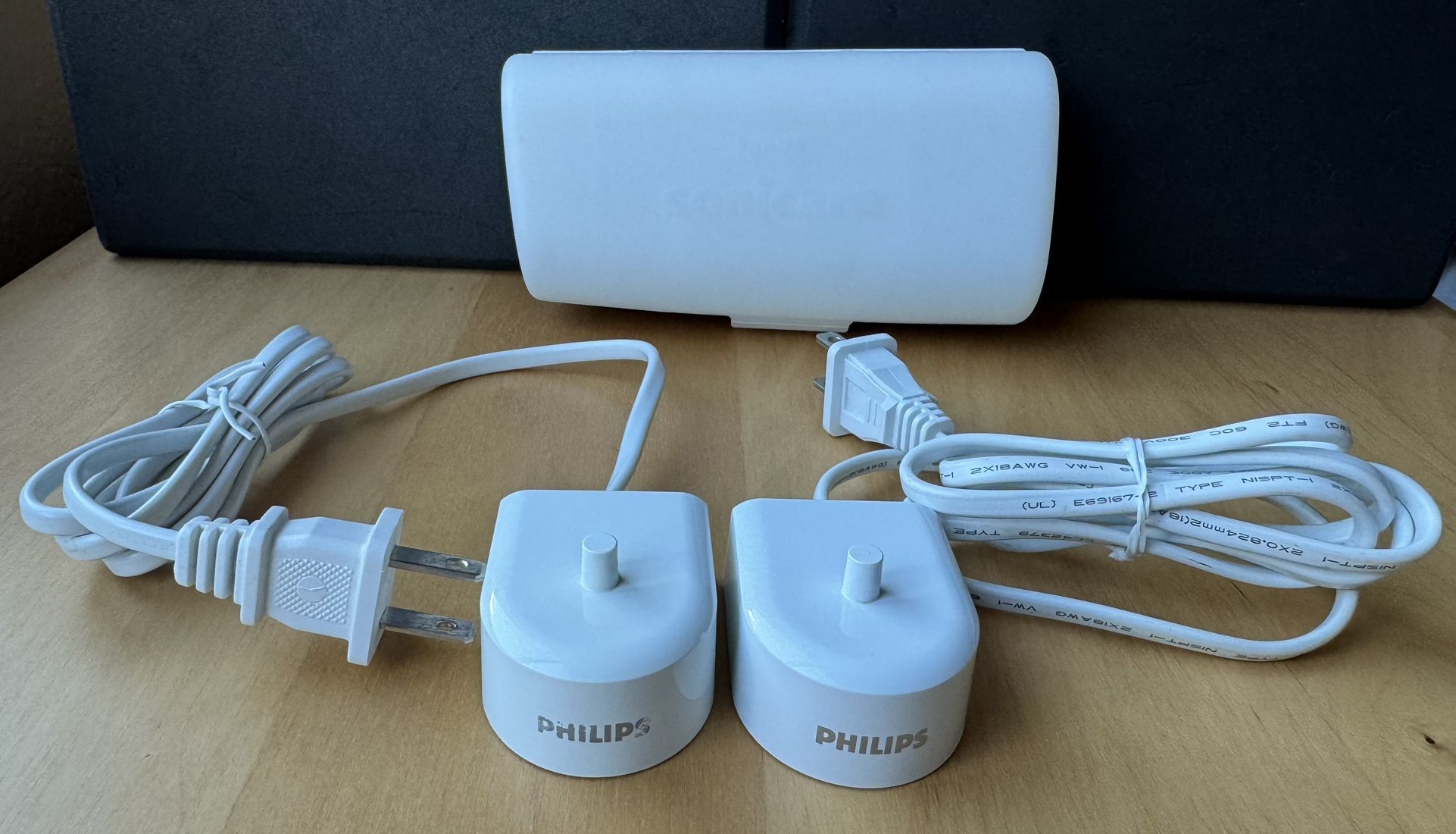 2 Philips Sonicare HX6100 Travel Charging Bases + Case
