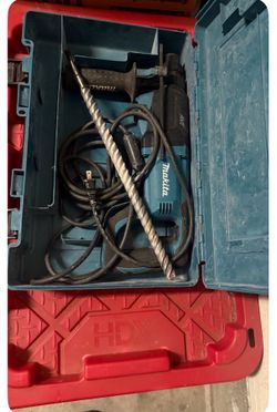 Makita tool and bit