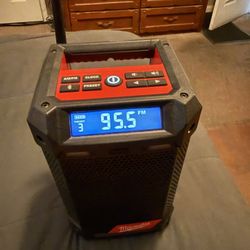 M12 Radio + Charger