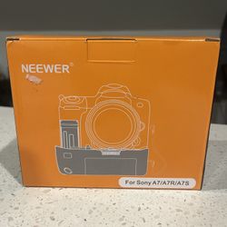 NEEWER Vertical Battery Grip