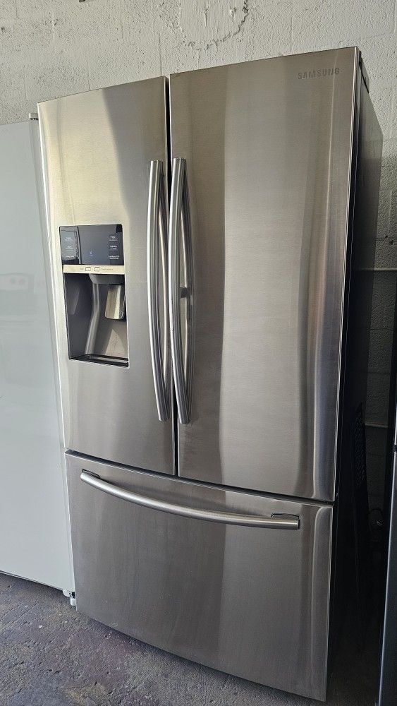 SAMSUNG REFRIGERATOR. 36"
