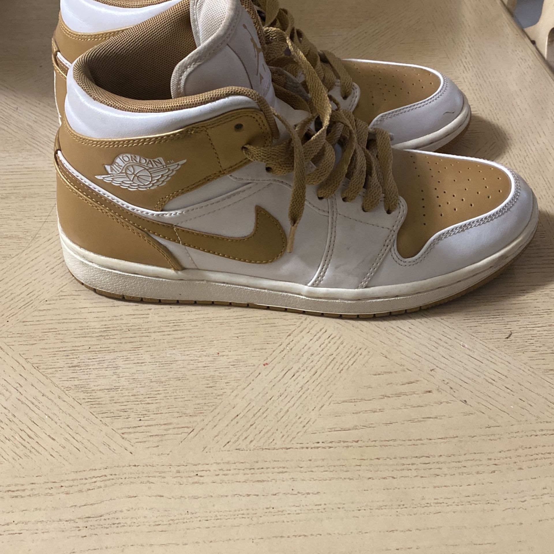 air jordan 1 phat mid