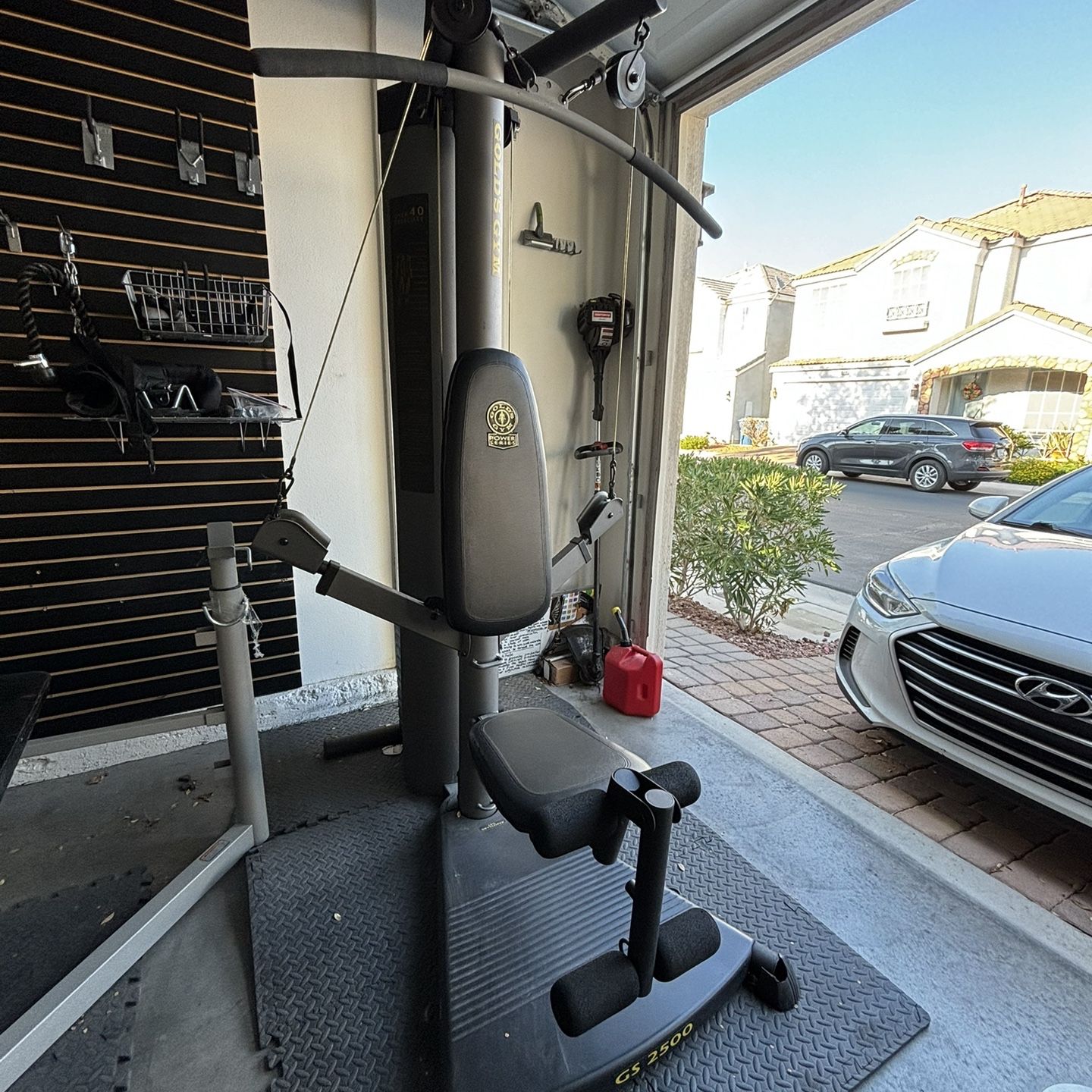 Golds Gym GS2500 Cable Machine for Sale in Las Vegas, NV - OfferUp