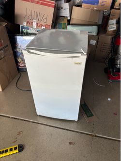 Mini fridge