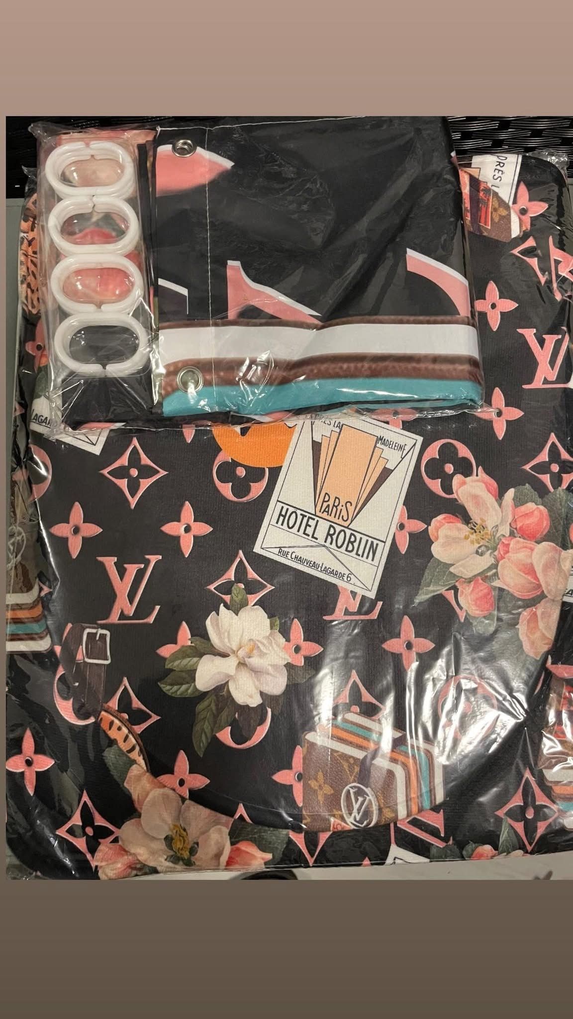 LV BATHROOM SET
