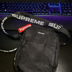 Supreme Shoulder Bag Black