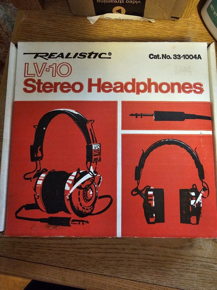 Realistic Lvl-10 Stereo Headphones