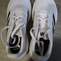 White Adidas Youth 5.5 