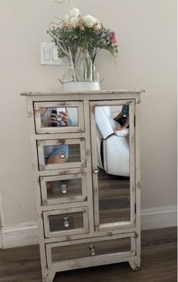 Small tall table with drawers