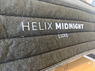 Helix Midnight Luxe Queen Mattress – Open Box