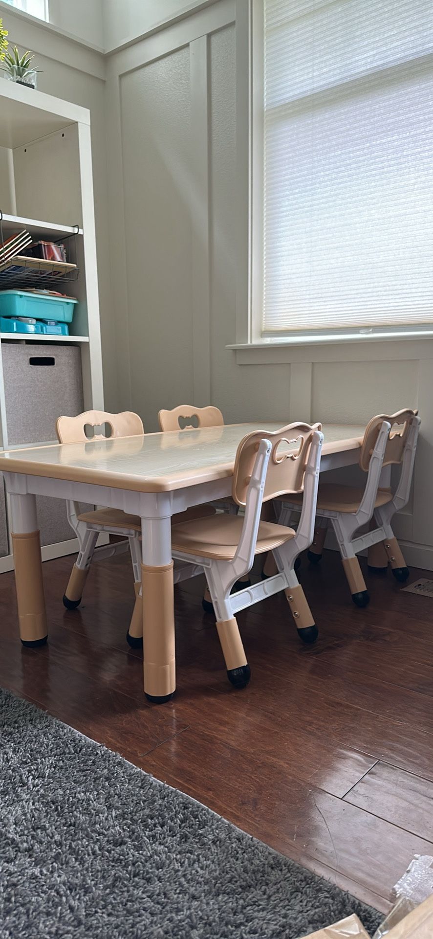 Adjustable Height Toddler Table 