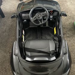 Hetoy Ride On Car for Kids 