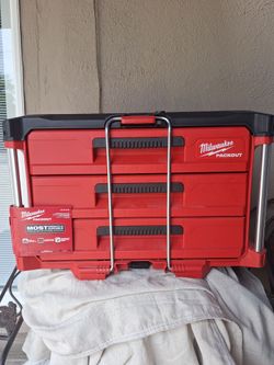 MILWAUKEE PACKOUT WITH DRAWER