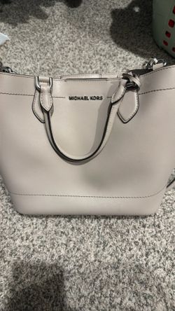 Hand back Michael Kors