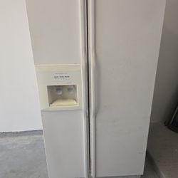Side By Side FRIDGE 