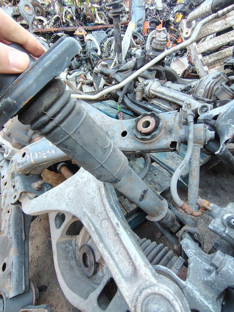 2009-2013 Infiniti G37 Convertible Suspension Strut