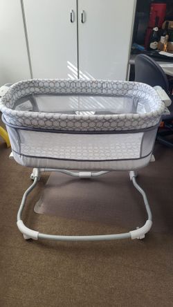 Ingenuity Dream & Grow Bedside Bassinet and Sleeper ( Read Description!) Make an offer!