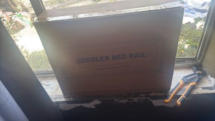 Toddler bed rail