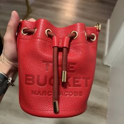 The bucket Bag