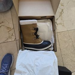 Women SIZE 8 Sorel Waterproof Snow Boots