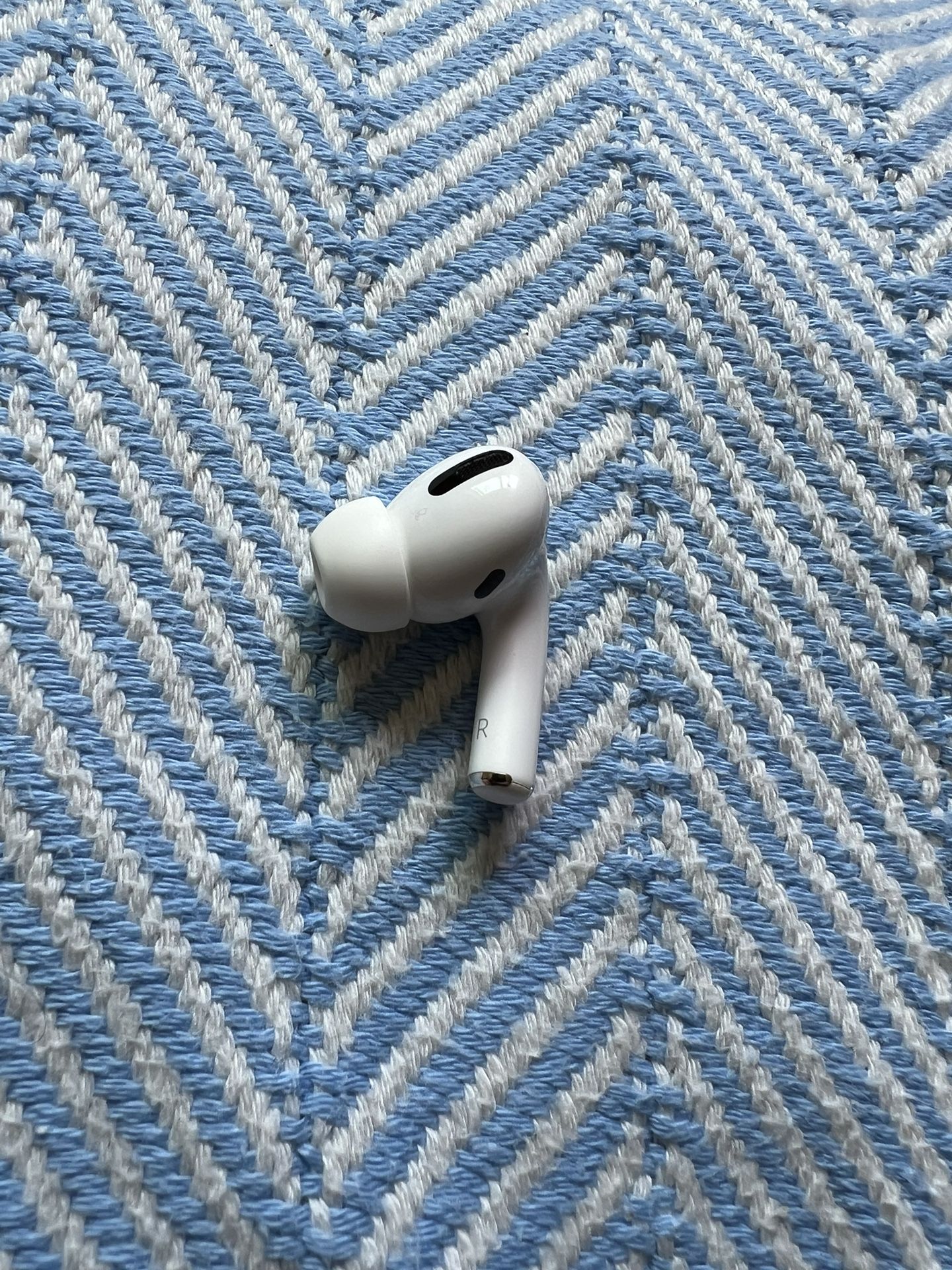 Apple AirPods Pro Earbud (Right Ear Only) A2083 - 1st Generation